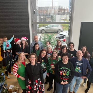 Groepsfoto FKJ kerst 2022.